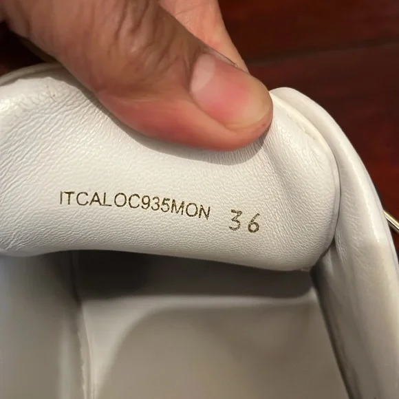 Burberry women sneakers shoes - Picture 11 of 13